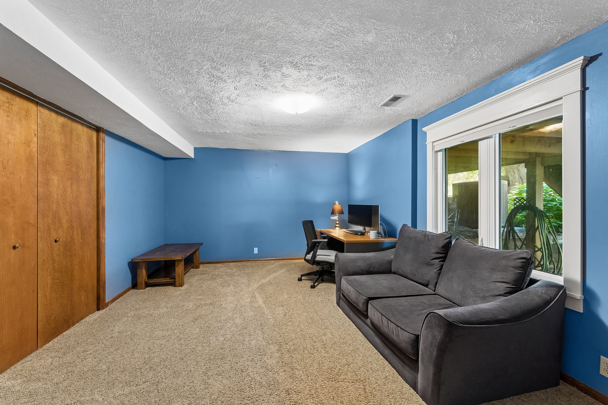 9066 - 15661 Lamp St_039.jpg