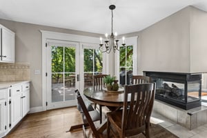 9066 - 15661 Lamp St_015.jpg