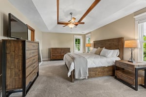 9066 - 15661 Lamp St_016.jpg