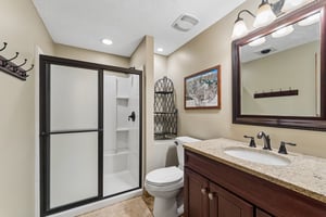 9066 - 15661 Lamp St_027.jpg