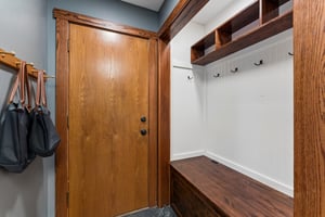 9066 - 15661 Lamp St_030.jpg
