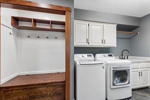 9066 - 15661 Lamp St_031.jpg