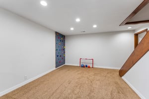 9066 - 15661 Lamp St_035.jpg