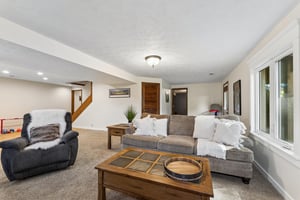 9066 - 15661 Lamp St_037.jpg