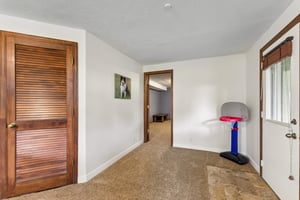 9066 - 15661 Lamp St_038.jpg