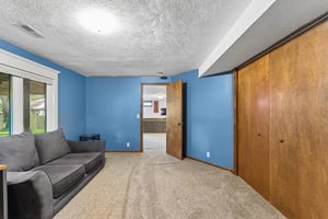 9066 - 15661 Lamp St_040.jpg