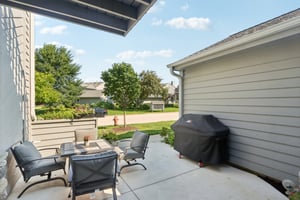 W Brook Dr-S1408-046.jpg