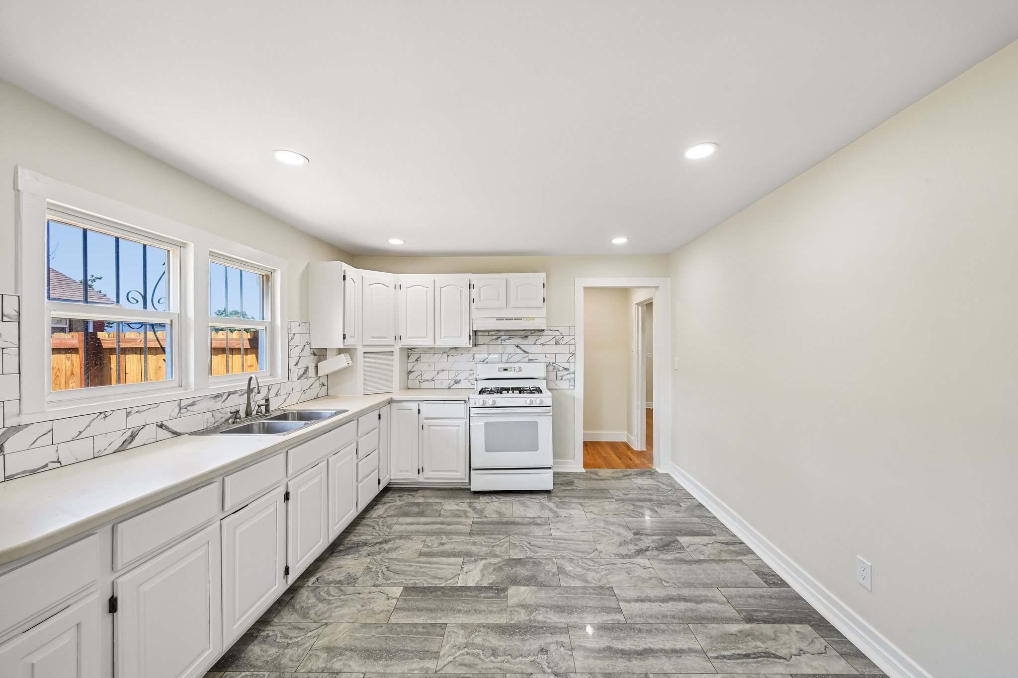 Beeler St-S2207-018.jpg