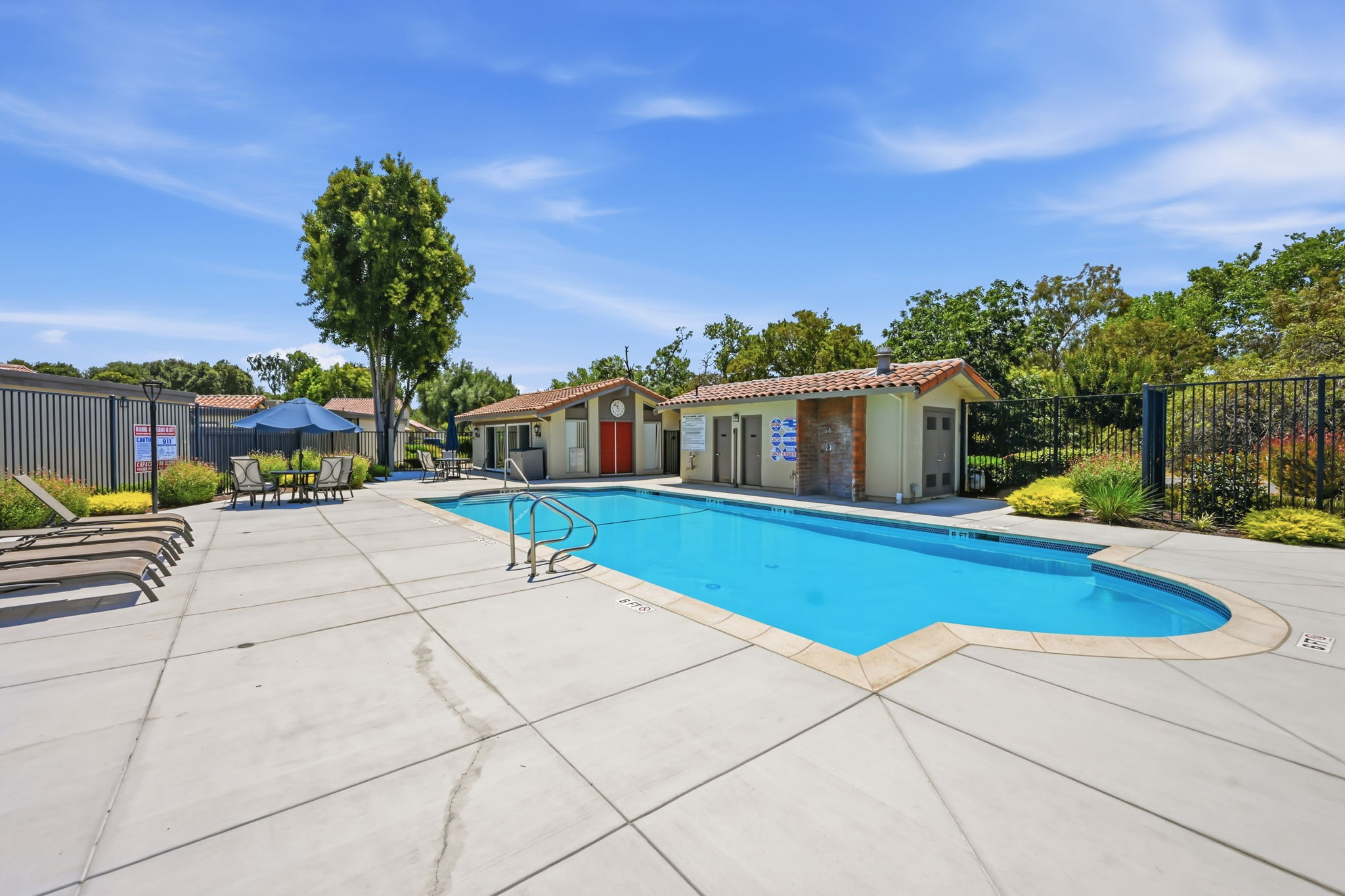  Photo 70