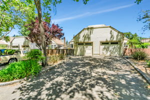 001_1569 Yardley St