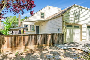 003_1569 Yardley St