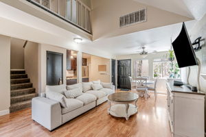 006_1569 Yardley St