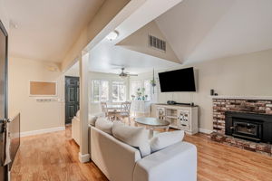 007_1569 Yardley St