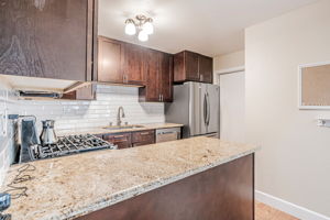 009_1569 Yardley St