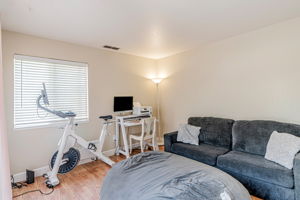 015_1569 Yardley St