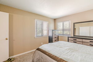 021_1569 Yardley St