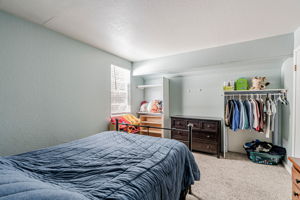 025_1569 Yardley St