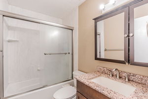 026_1569 Yardley St