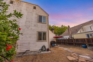 007_TWILIGHT_ 1569 Yardley