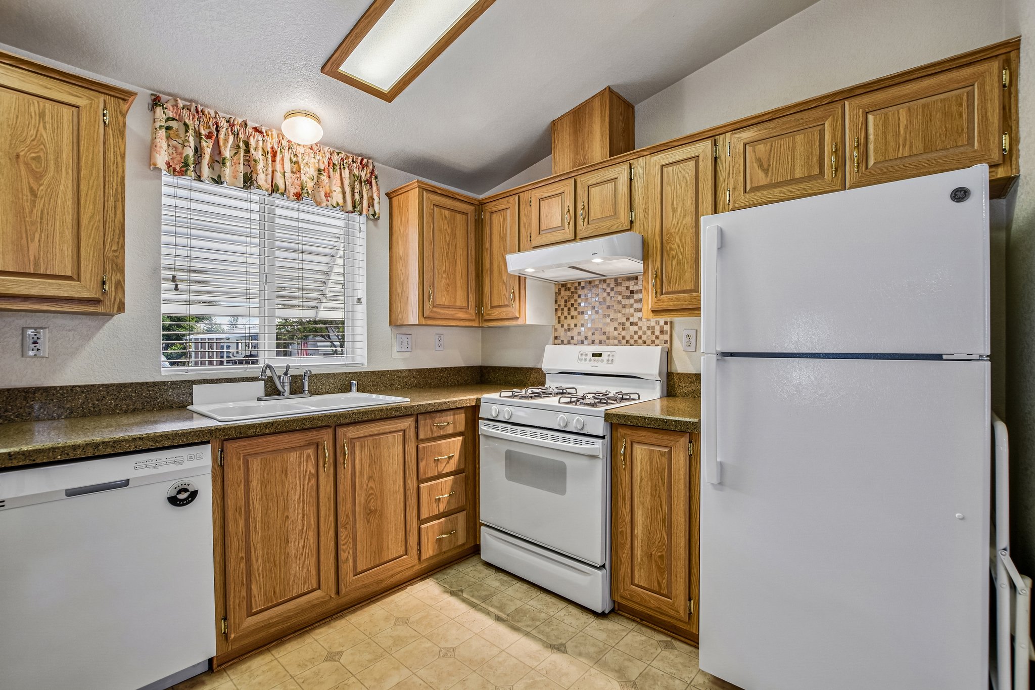 Danielle Way-S2904-009.jpg