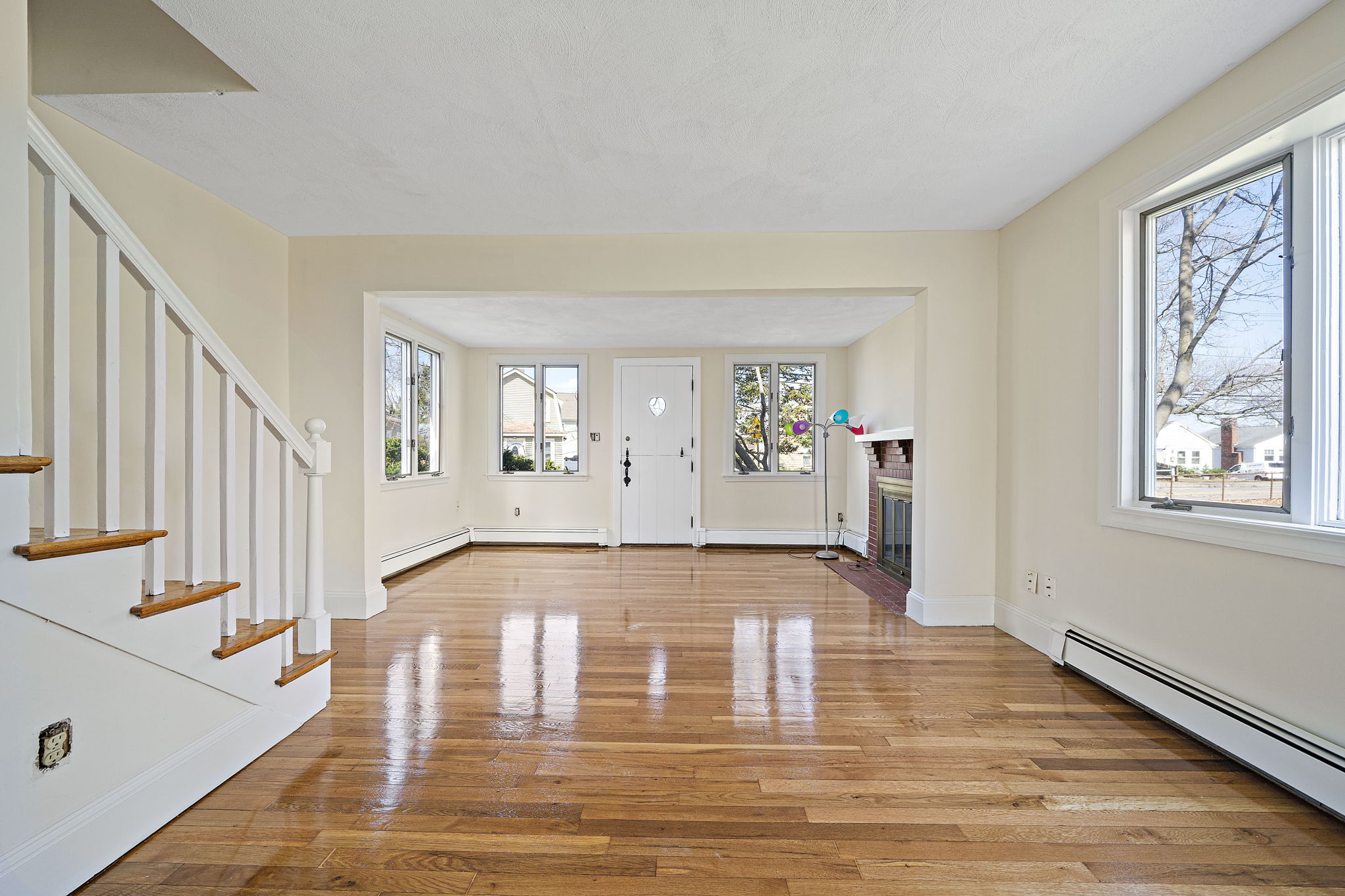 157 Palmer St, Quincy, MA 02169 TMRE Photography