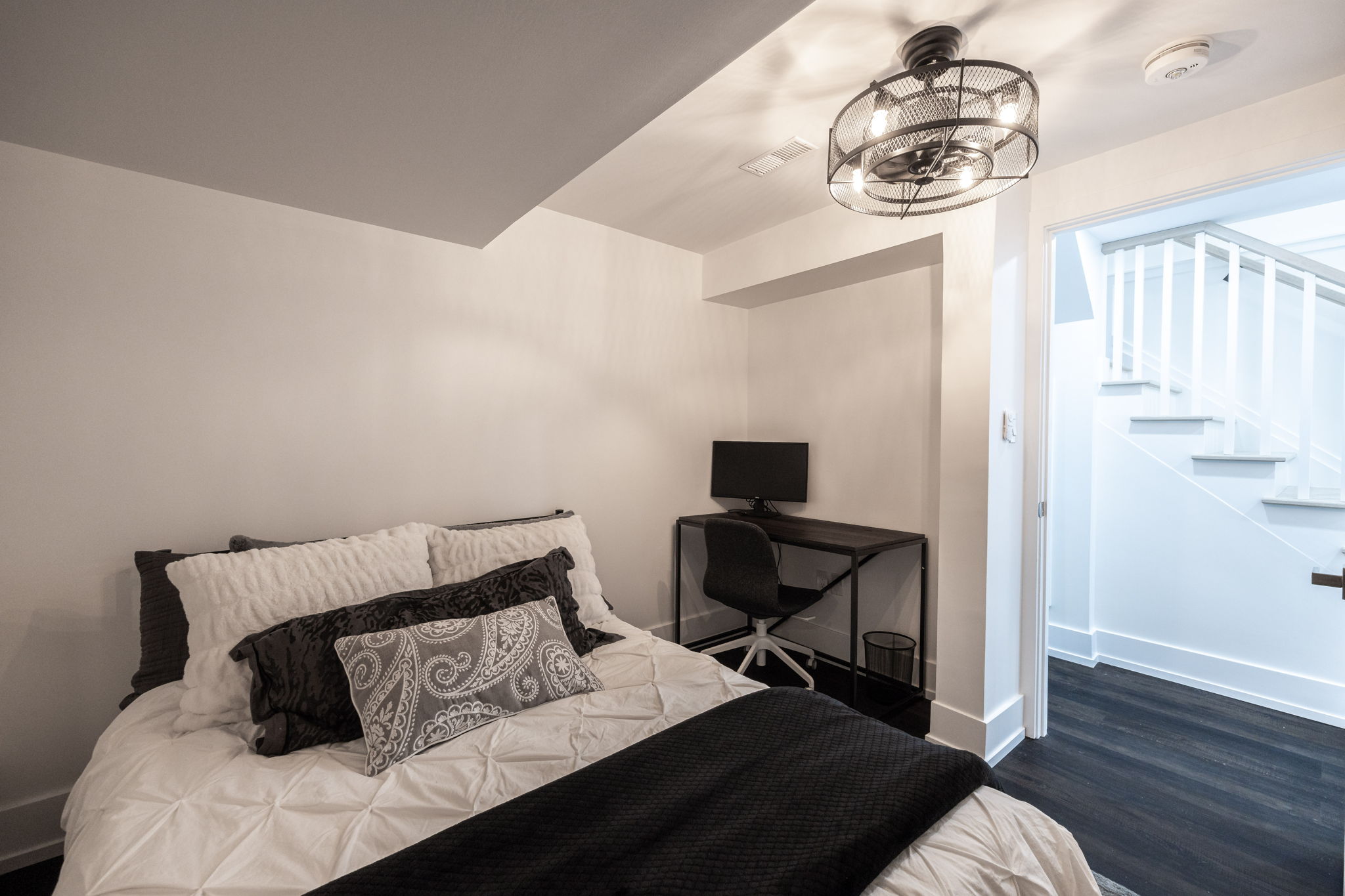 Toronto property showcase — delivered property photograph 17