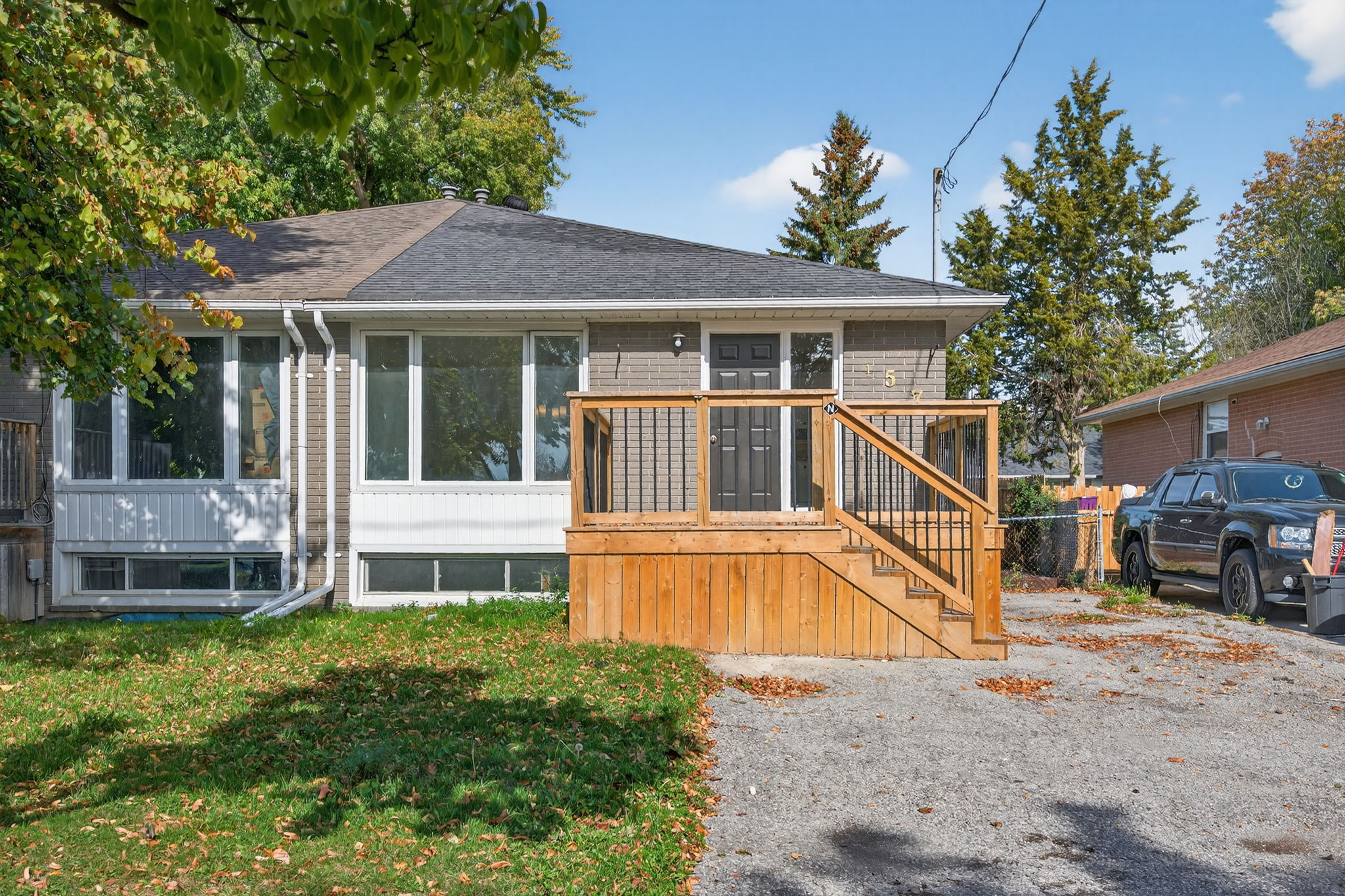 157 Septonne Ave Newmarket, ON L3Y 2W4