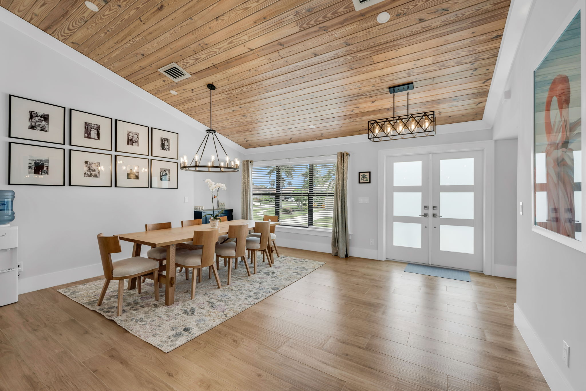 Dining - Foyer