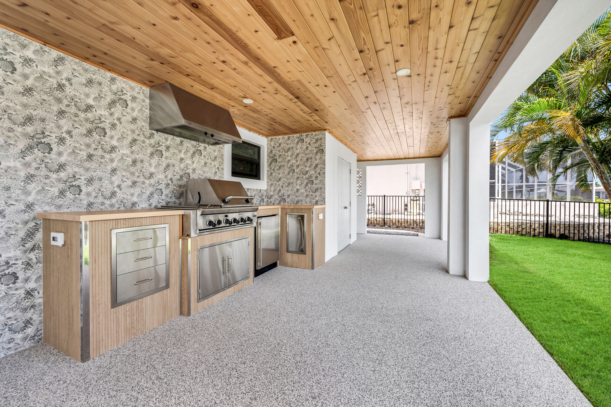 Outdoor Kitchen