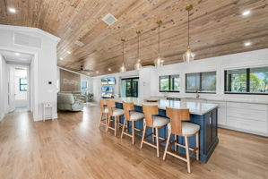 Breakfast Bar - Kitchen