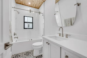 Geust Bath