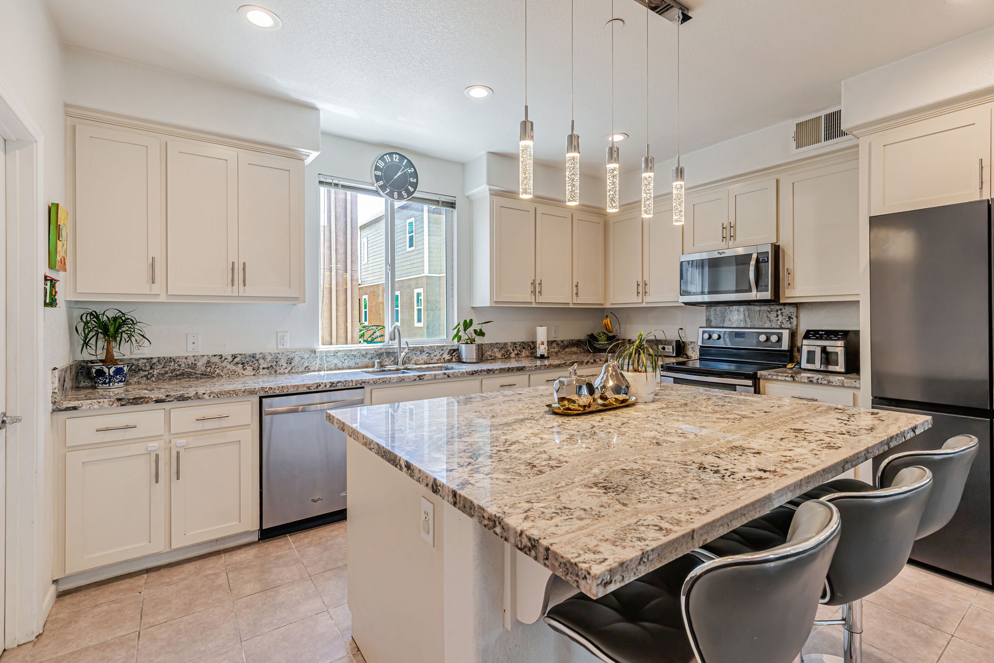 014_157 Triggs Ln