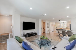 008_157 Triggs Ln
