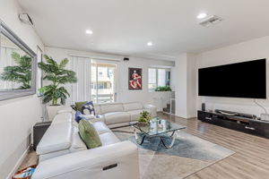 010_157 Triggs Ln