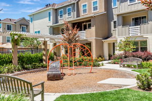 042_157 Triggs Ln