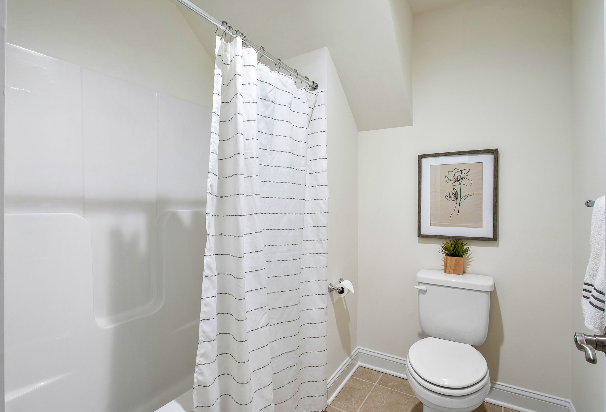 33-Hall Bath