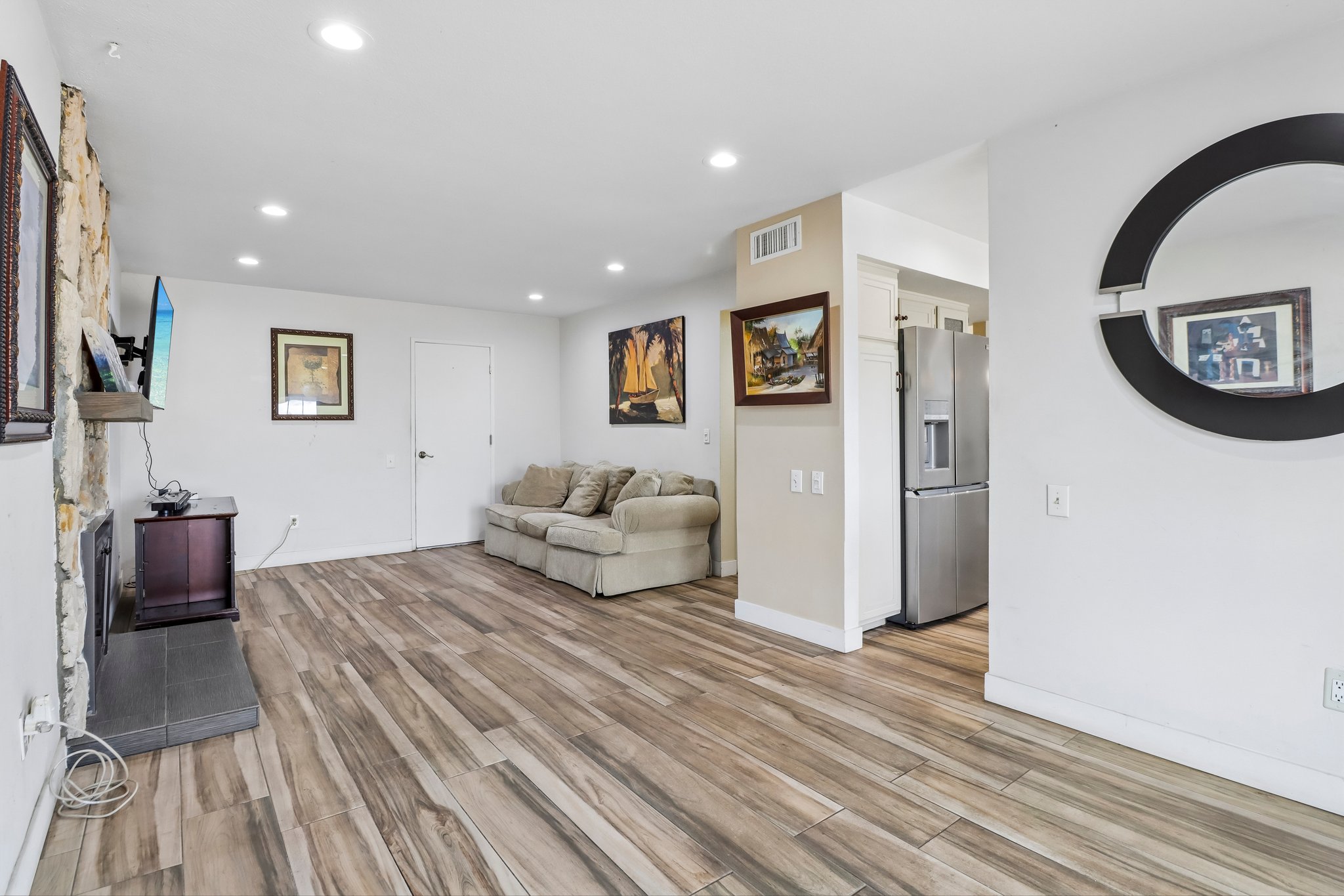 Max Ave-S1206-011.jpg