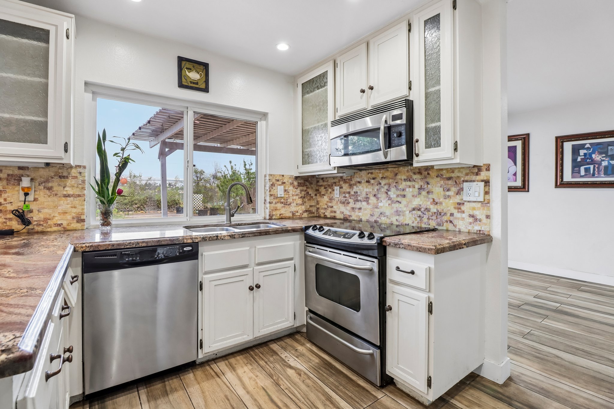 Max Ave-S1206-022.jpg