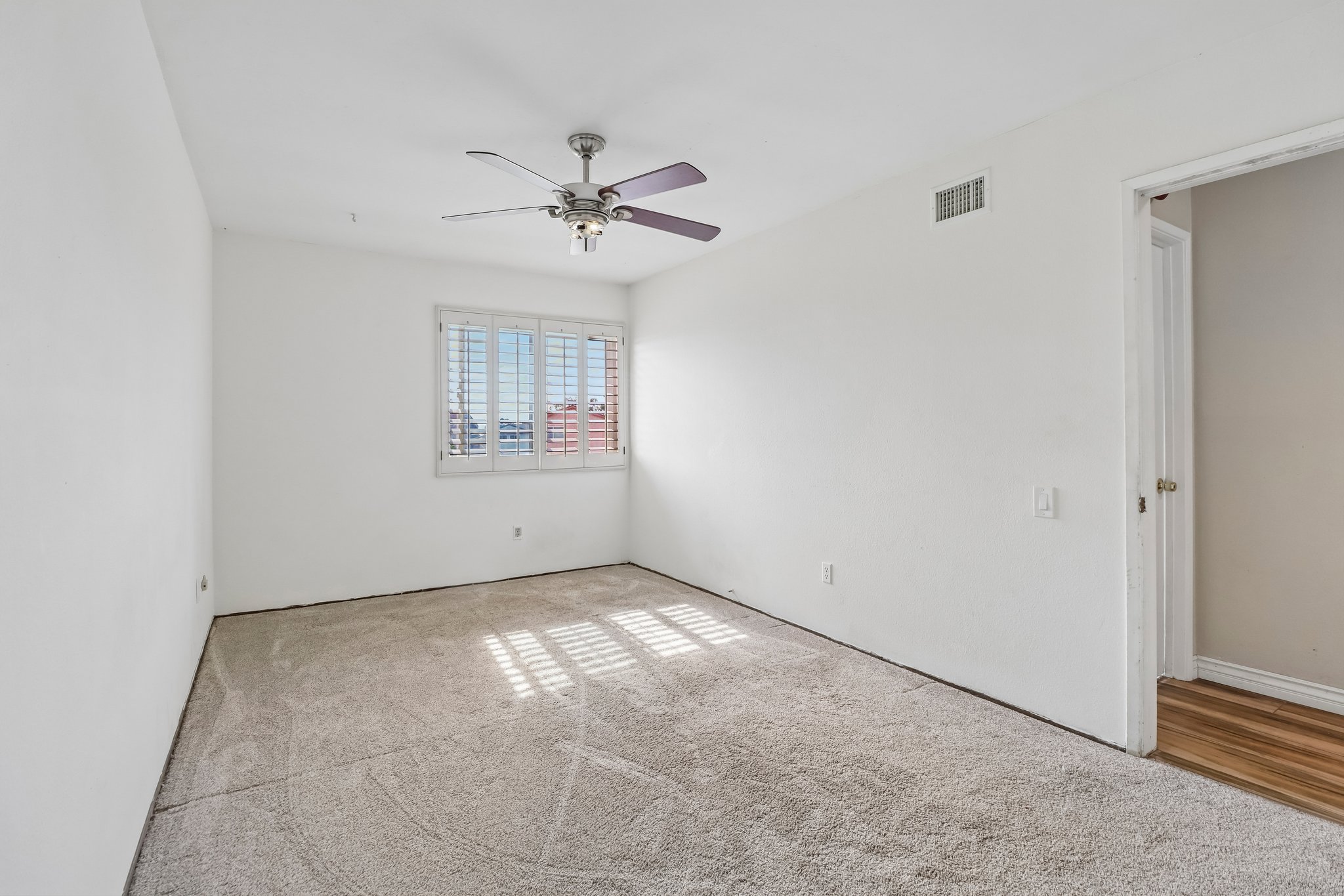Max Ave-S1206-039.jpg