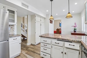 Max Ave-S1206-020.jpg