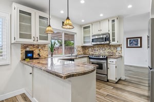 Max Ave-S1206-021.jpg