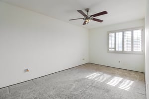 Max Ave-S1206-038.jpg