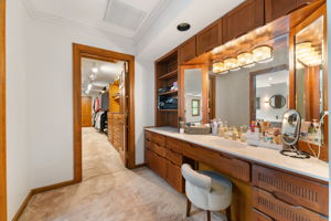 Primary Suite - Closet