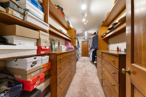 Primary Suite - Closet