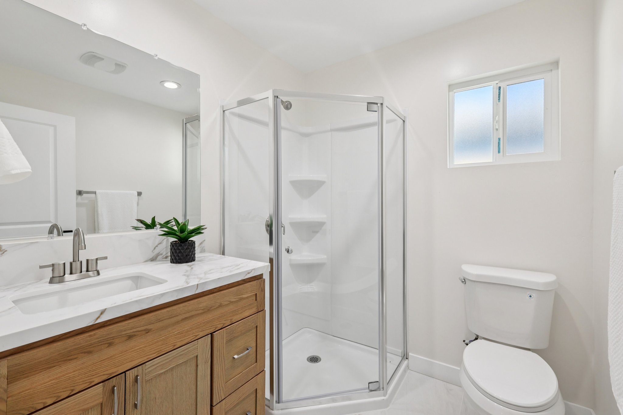 E Madison Ave-S1201-025.jpg