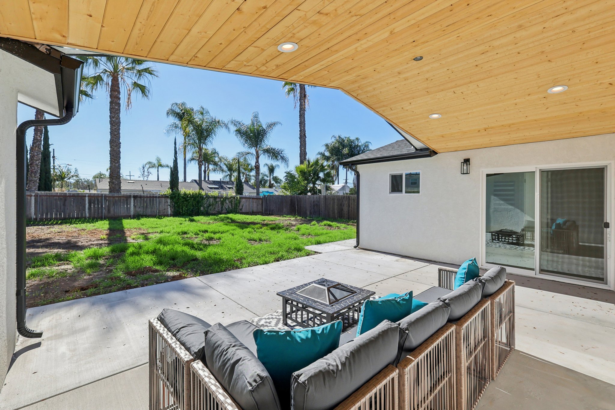 E Madison Ave-S1201-042.jpg