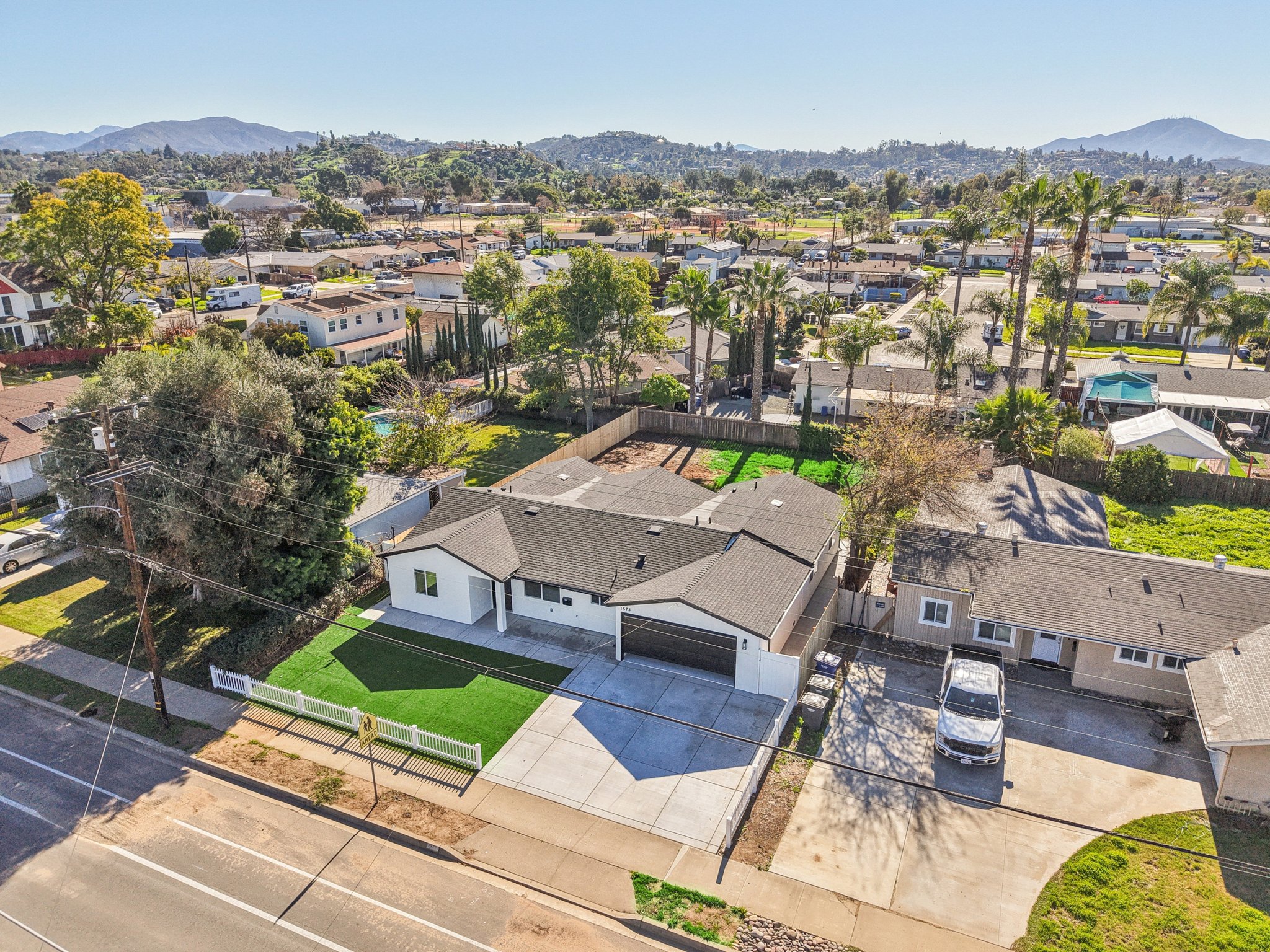 E Madison Ave-S1201-056.jpg