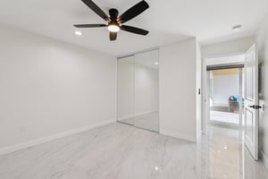 E Madison Ave-S1201-035.jpg