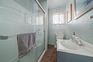  Photo 48