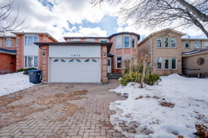 1574 Sir Monty's Dr, Mississauga ON